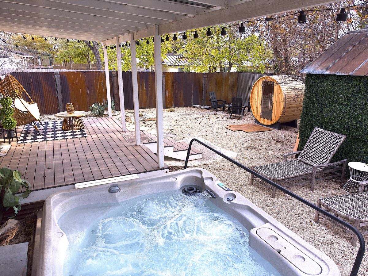 Bliss Hottub Sauna