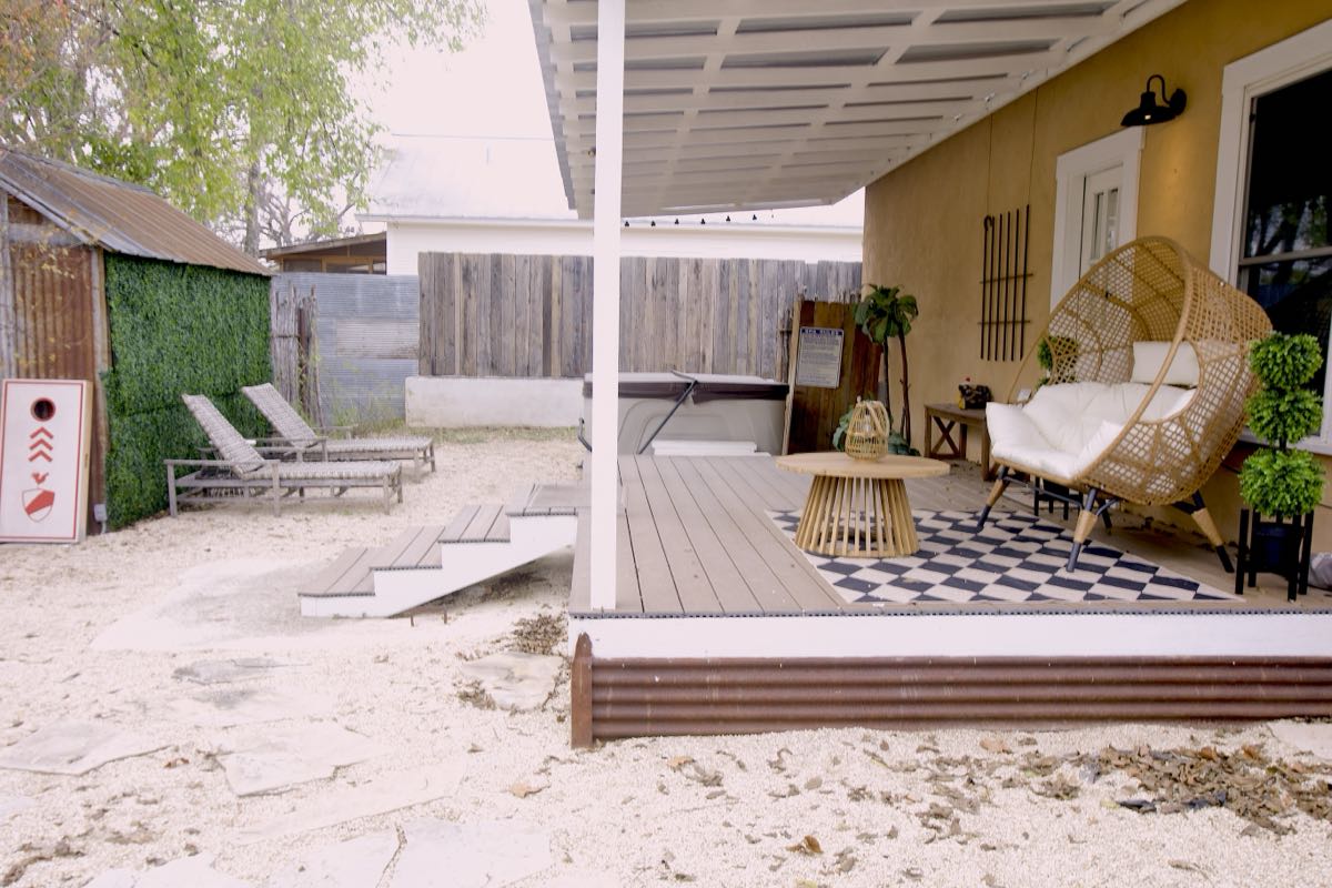 Bliss Patio Cornhole