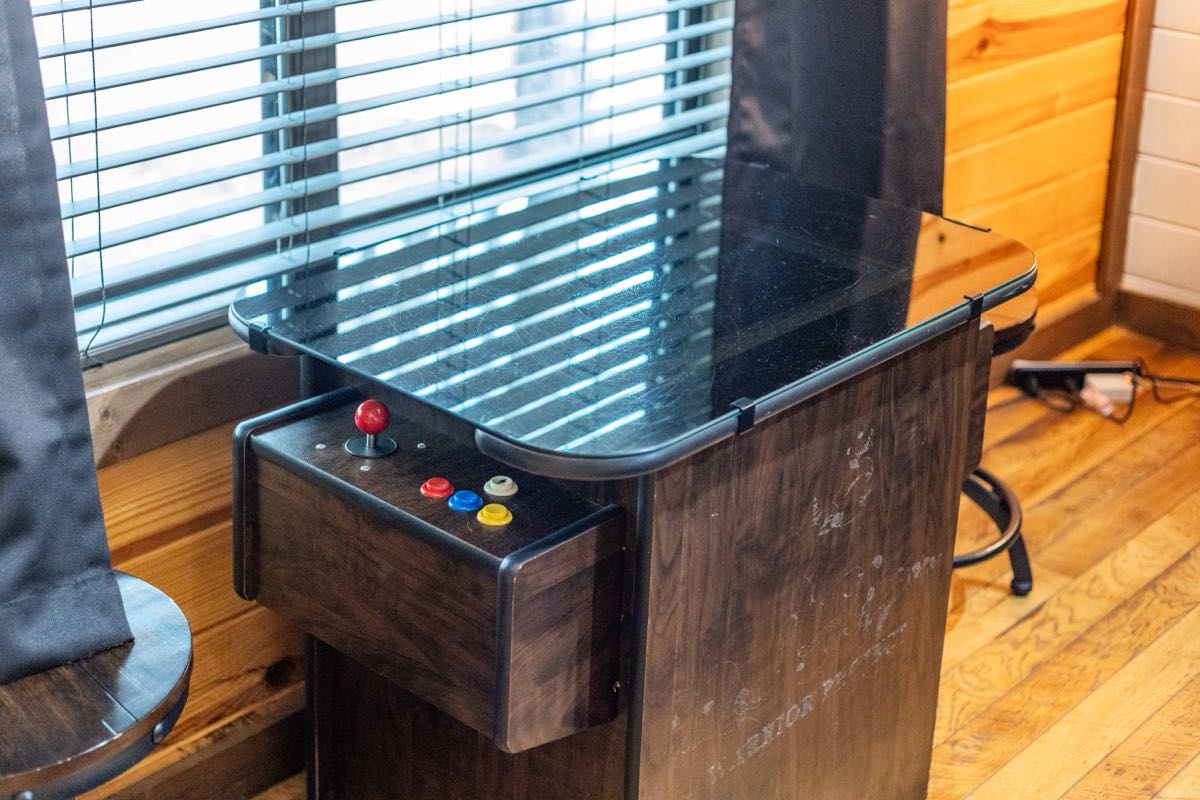 Cinnamon Spice Detail Arcade